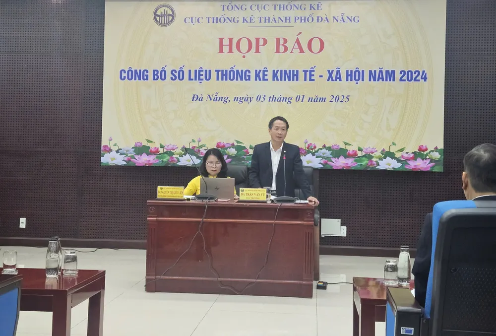 Cục Thống kê TP Đà Nẵng tổ chức họp báo cung cấp thông tin tình hình kinh tế - xã hội TP năm 2024. Ảnh: TẤN VIỆT kinh-te-da-nang.jpg