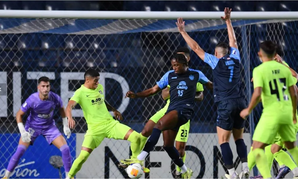 "Khung hình" hai CLB Đông Nam Á- Buriram Utd- JDT ...nhưng toàn Tây. Ảnh: AFC Cau-thu-noi- DNA-1.jpg
