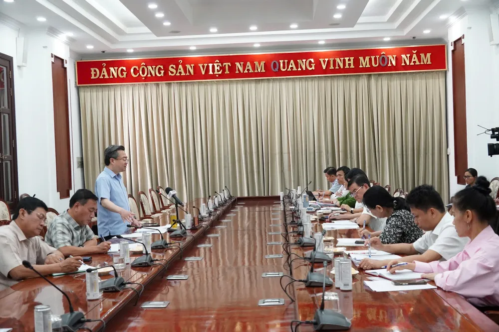 Ông Nguyễn Thanh Nghị, Ủy viên Trung ương Đảng, Phó Bí thư Thường trực Thành ủy TP.HCM, chủ trì phiên họp. Ảnh: THANH THÙY chuyen-doi-so-cco-quan-dang-tphcm (4).jpg