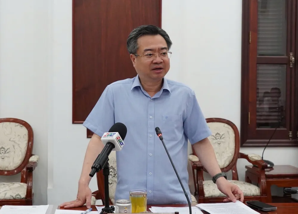 Phó Bí thư Thường trực Thành ủy TP.HCM Nguyễn Thanh Nghị kết luận phiên họp. Ảnh: THANH THÙY Ông Nguyễn Thanh Nghị: Có thể thuê nhân sự để thực hiện chuyển đổi số ở cơ sở-chuyen-doi-so-cco-quan-dang-tphcm.jpg