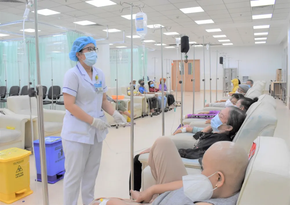 Đột biến gen di truyền cũng làm tăng khả năng mắc ung thư. Ảnh minh họa: THẢO PHƯƠNG bệnh nhân mắc ung thư