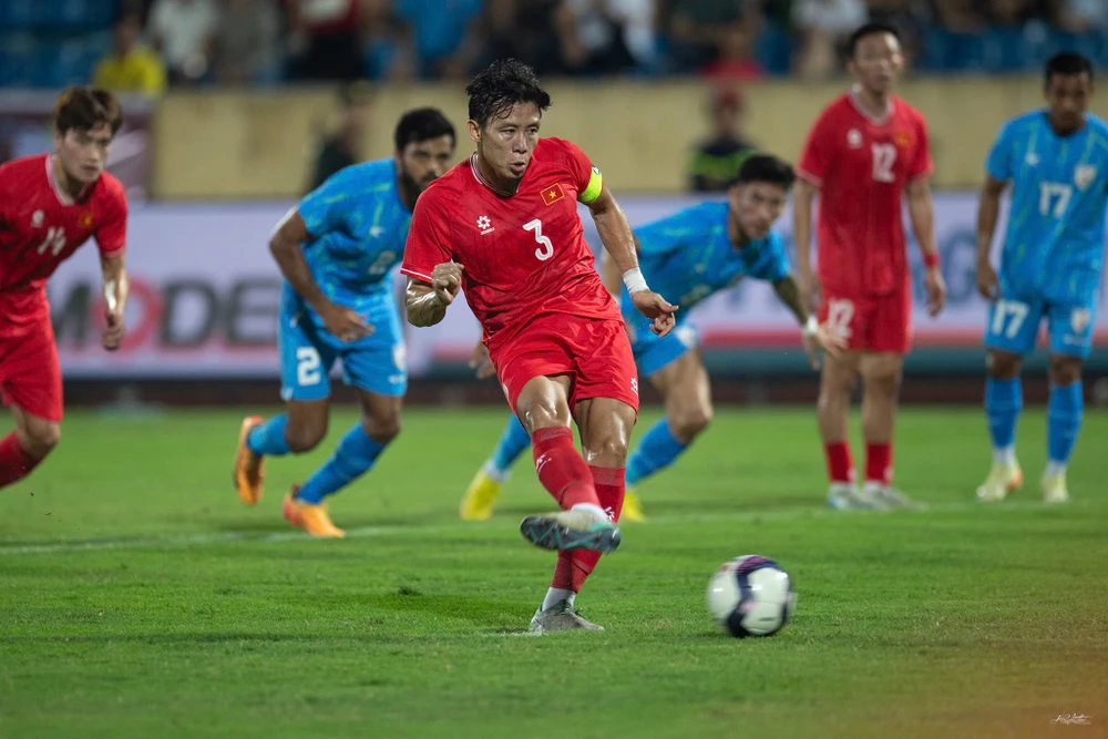 Quế Ngọc Hải đá hỏng penalty thật đáng tiếc. Ảnh: ANH THỊNH. tuyển Việt Nam