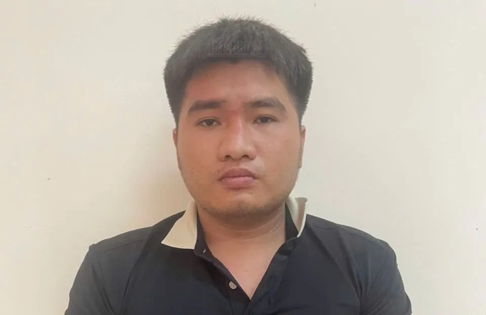 Thông đã dùng kim tiêm đâm vào các nữ sinh khiến người dân hoang mang. Ảnh: CA hông đã dùng kim tiêm đâm vào các nữ sinh khiến người dân hoang mang. Ảnh: CA