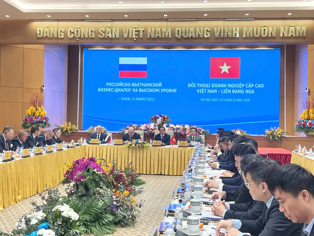 Thủ tướng Phạm Minh Chính đặt mục tiêu đưa tổng kim ngạch thương mại giữa hai nước tăng lên 10 - 15 tỉ USD trong năm nay (hiện đang là 5 tỉ USD) - Ảnh: NGỌC DIỆP Hướng giải quyết điểm nghẽn lớn nhất để thương mại Việt Nam – Liên bang Nga tăng mạnh