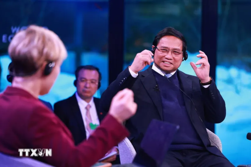 Thủ tướng Phạm Minh Chính đối thoại với WEF về Tầm nhìn của Việt Nam về đổi mới sáng tạo và vai trò toàn cầu. Ảnh: TTXVN 2201I.jpg