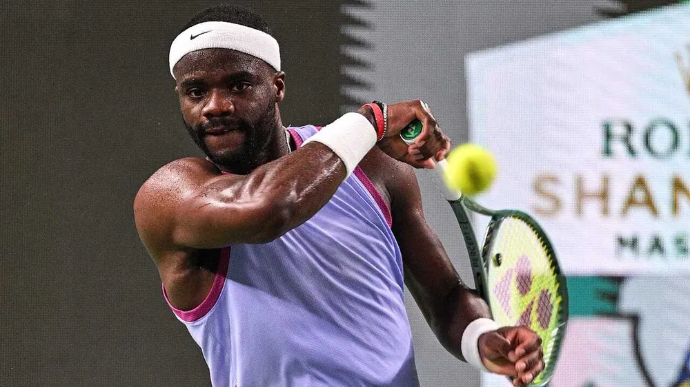 Tay vợt Frances Tiafoe có thể bị phạt 60.000 USD cho hành vi lăng mạ trọng tài. Ảnh: ATP Tay vợt Mỹ Frances Tiafoe