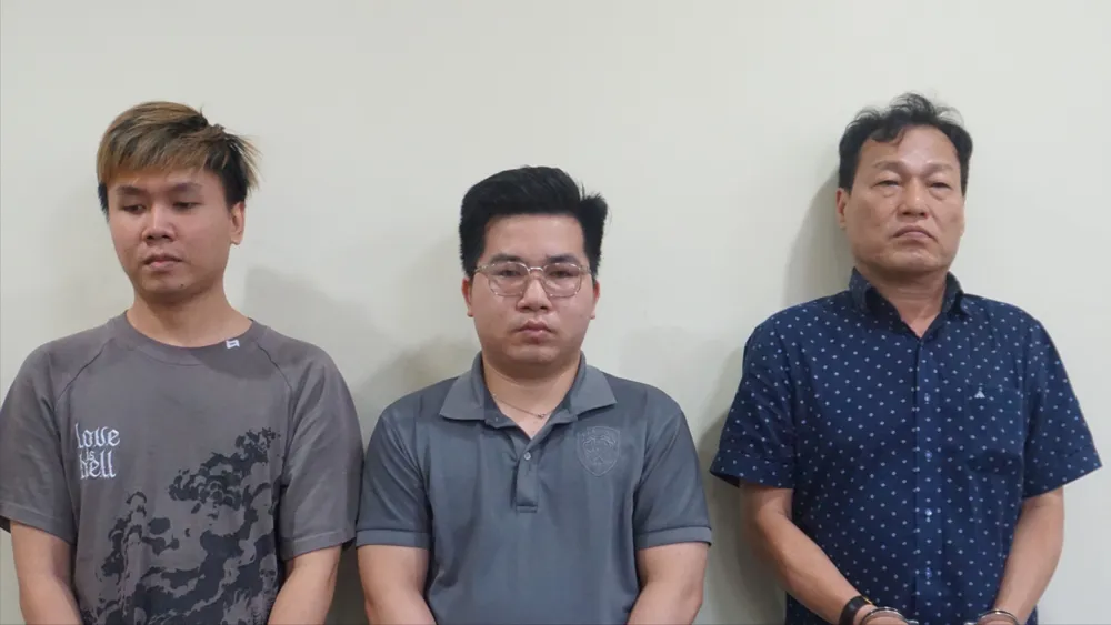 Công an TP.HCM khởi tố, bắt giam Tân, Minh, Cần (từ trái qua). Ảnh: CA 3 admin trang YouTube “Người đưa tin” hơn 1 tỉ lượt xem bị bắt giam