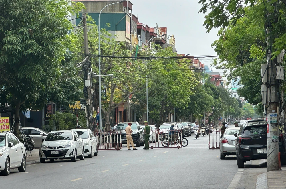 an-ninh-that-chat-tai-phien-toa-xet-xu-phuc-tham-vu-ong-luu-binh-nhuong-le-thanh-van-4.jpg